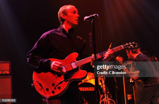 Steve Cradock of Ocean Colour Scene performs on stage at Shepherds Bush Empire on November 21, 2009 in London, England.