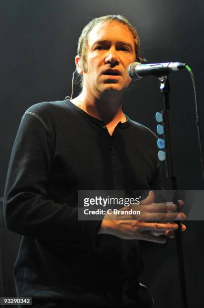 Simon Fowler of Ocean Colour Scene performs on stage at Shepherds Bush Empire on November 21, 2009 in London, England.