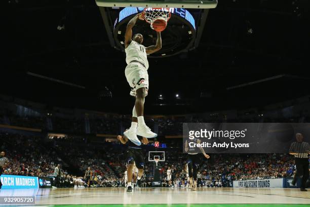 Gary Clark of the Cincinnati Bearcats dunks the ball against the Georgia State Panthers during the game in the first round of the 2018 NCAA Men's...