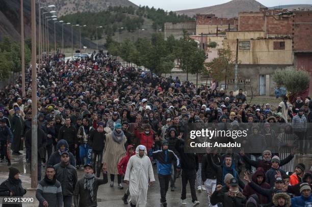 Thousands of people gather at Jerada city center to stage a demonstration demanding the fulfillment of government's projects on regional development,...