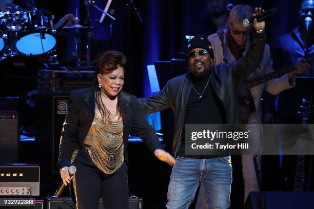 Valerie Simpson and Anthony Hamilton perform during "Love Rocks NYC! A Benefit for God's Love We Deliver" at Beacon Theatre on March 15, 2018 in New...