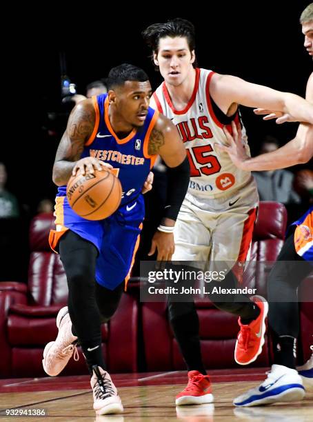 Xavier Rathan-Mayes of the Westchester Knicks dribbles the ball against the Windy City Bulls on March 16, 2018 at the Sears Centre Arena in Hoffman...