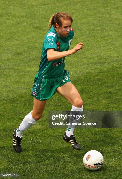 Ellyse Perry of Canberra dribbles the ball during the round eight W-League match between the Newcastle Jets and Canberra United at EnergyAustralia...