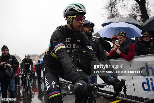 Slovakia's rider Peter Sagan arrives to take the start of the 109th Milan - San Remo cycling race on March 17, 2018 in Milan.