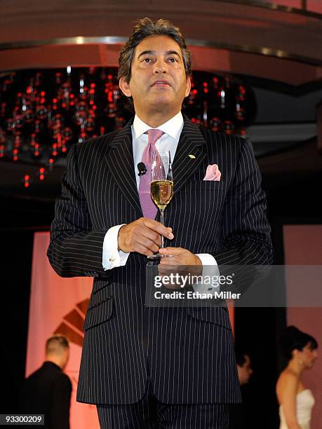 Jhingon Pictures and Photos - Getty Images