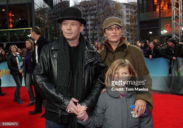 Actor Ben Becker and partner Anne Seidel and daughter Lilith attend the 'Arthur Und Die Minimoys 2' Premiere at Sony Center on November 22, 2009 in...