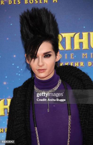 Singer Bill Kaulitz of "Tokio Hotel" attends the premiere of "Arthur und die Minimoys" on November 22, 2009 in Berlin, Germany.