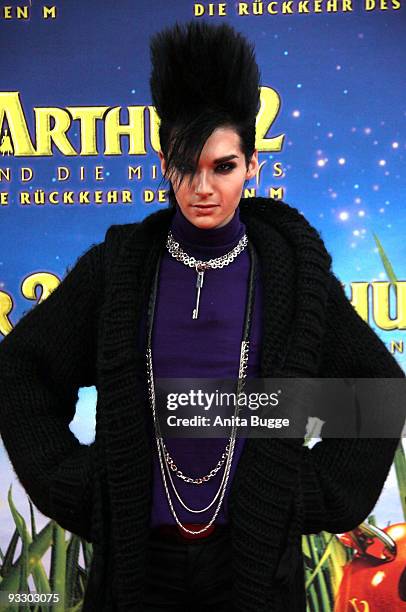 Singer Bill Kaulitz of "Tokio Hotel" attends the premiere of "Arthur und die Minimoys" on November 22, 2009 in Berlin, Germany.