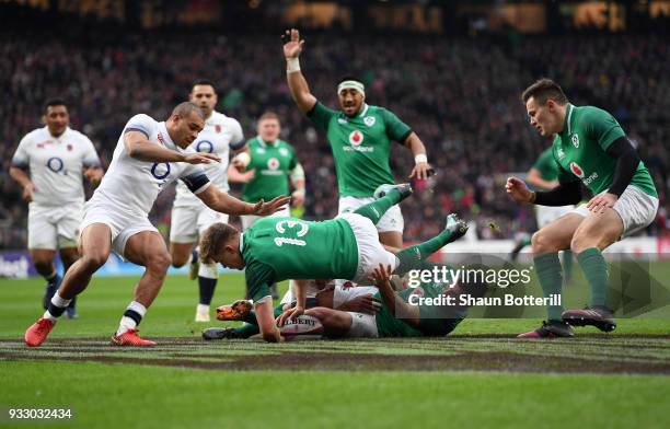 Garry Ringrose of Ireland touches down for the first try during the NatWest Six Nations match between England and Ireland at Twickenham Stadium on...
