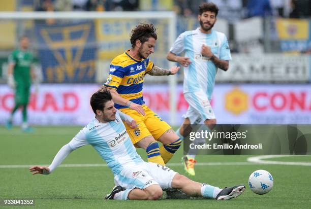 Jacopo Dezi of Parma Calcio 1913 competes for the ball with Gennaro Acampora of Virtus Entella during the serie B match between Virtus Entella and...