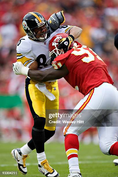 Wide receiver Hines Ward of the Pittsburgh Steelers and Linebacker Tamba Hall of the Kansas City Chiefs get in a scuffle at Arrowhead Stadium on...