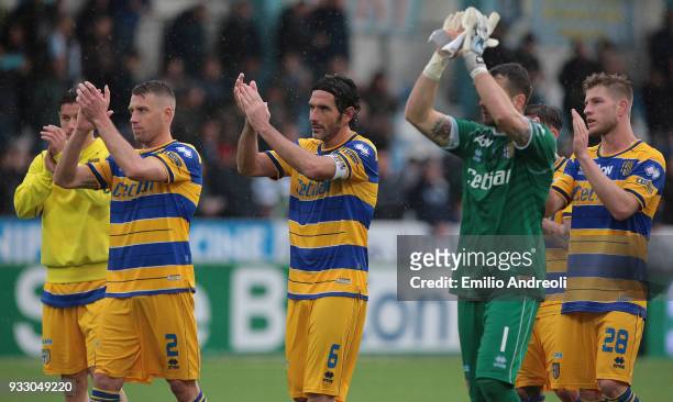 Alessandro Lucarelli of Parma Calcio 1913 greets the fans at the end of the serie B match between Virtus Entella and Parma Calcio at Stadio Comunale...