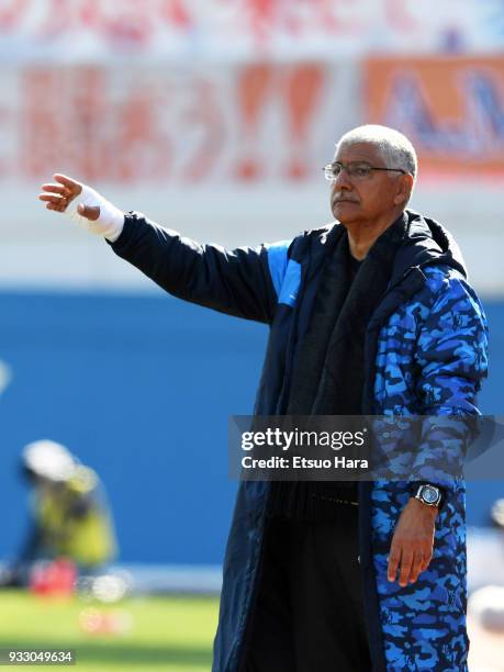 Head coach Tavares of Yokohama FC gestures during the J.League J2 match between Yokohama FC and Albirex Niigata at Nippatsu Mitsuzawa Stadium on...