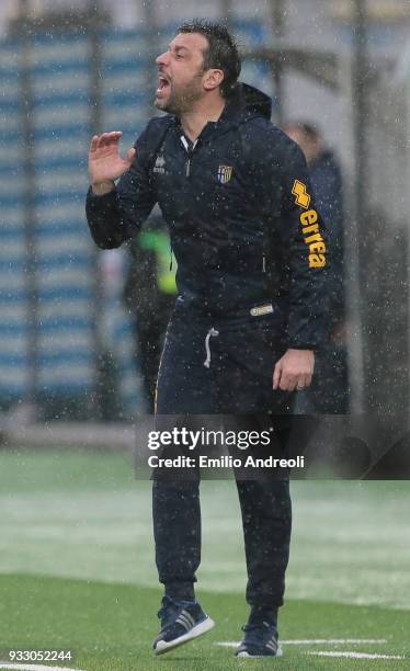 Parma Calcio 1913 coach Roberto D'Aversa shouts to his players during the serie B match between Virtus Entella and Parma Calcio at Stadio Comunale on...