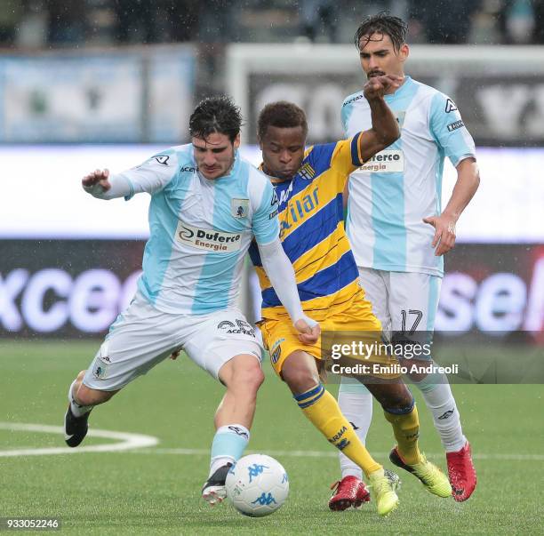 Gennaro Acampora of Virtus Entella competes for the ball with Yves Baraye of Parma Calcio 1913 during the serie B match between Virtus Entella and...