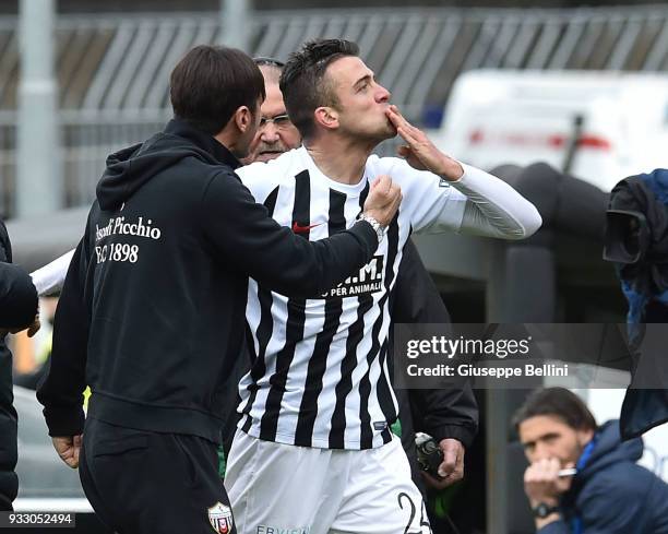 Emanuele Padella of Ascoli Picchio celebrates after scoring the opening goal during the Serie B match between Ascoli Picchio and Ternana Calcio at...