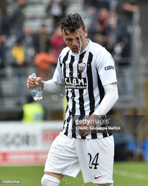 Emanuele Padella of Ascoli Picchio celebrates after scoring the opening goal during the Serie B match between Ascoli Picchio and Ternana Calcio at...
