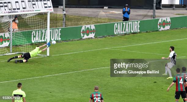 Gaetano Monachello of Ascoli Picchio kicks the penalty and scores the goal 2-1 during the Serie B match between Ascoli Picchio and Ternana Calcio at...