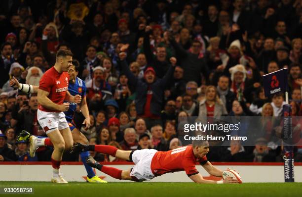 Liam Williams of Wales touches down for the first try during the NatWest Six Nations match between Wales and France at Principality Stadium on March...