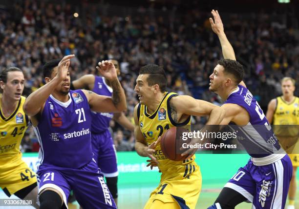 Dennis Clifford of Alba Berlin, Jordan Loveridge of BG Goettingen, Spencer Butterfield of Alba Berlin and Joanic Gruettner Bacoul of BG Goettingen...