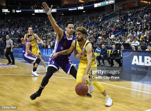 Dominic Lockhart of BG Goettingen and Joshiko Saibo of Alba Berlin during the Basketball Bundesliga game between Alba Berlin and BG Goettingen at...