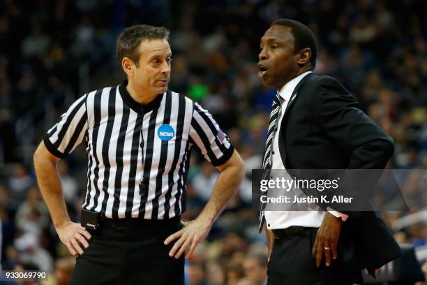 Head coach Avery Johnson of the Alabama Crimson Tide reacts against the Villanova Wildcats during the second half in the second round of the 2018...