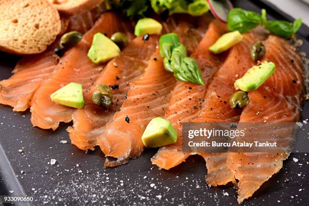 salmon gravlax - graved lachs stock-fotos und bilder