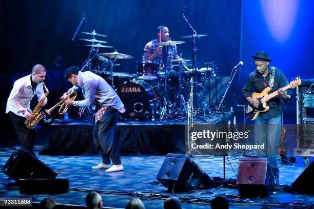 Alex Han Alex Han Photos and Premium High Res Pictures - Getty Images