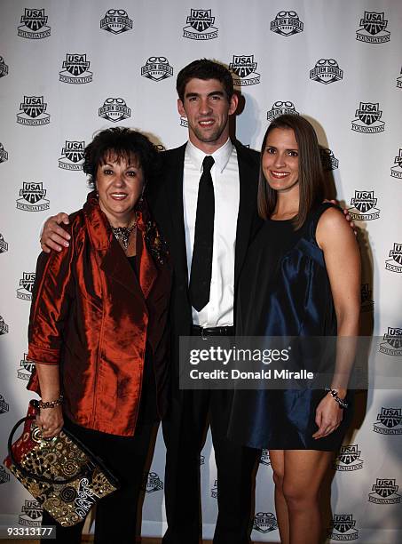 Swimmer Michael Phelps poses with mom Debbie and sister Hilary during the 2009 USA Swimming Foundation Golden Goggles Awards on November 22, 2009 at...