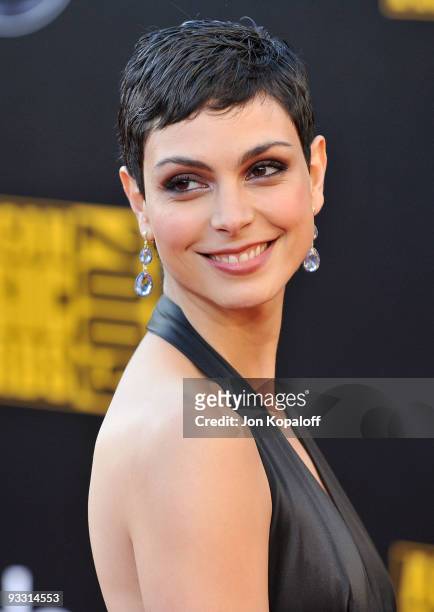 Actress Morena Baccarin arrives at the 2009 American Music Awards at Nokia Theatre L.A. Live on November 22, 2009 in Los Angeles, California.