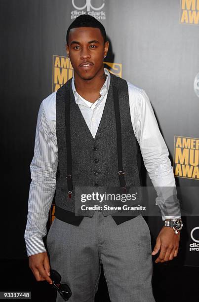 Singer Jeremih arrives at the 2009 American Music Awards at Nokia Theatre L.A. Live on November 22, 2009 in Los Angeles, California.