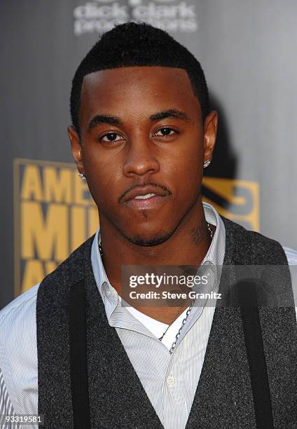 Singer Jeremih arrives at the 2009 American Music Awards at Nokia Theatre L.A. Live on November 22, 2009 in Los Angeles, California.