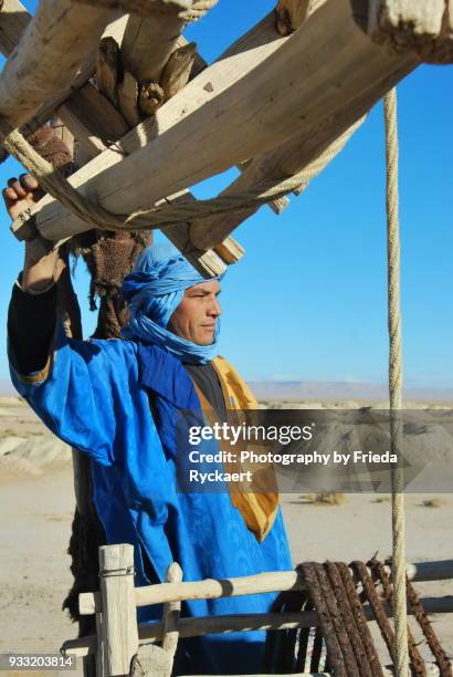 daily needs - midelt photos et images de collection