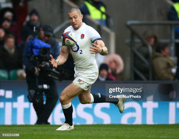 Mike Brown of England during NatWest 6 Nations match between England against Ireland at Twickenham stadium, London, on 17 Mar 2018