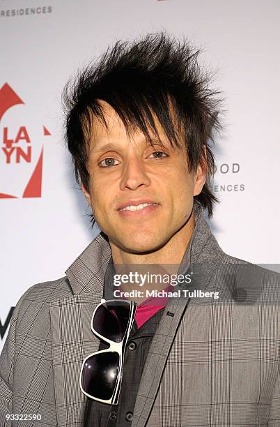 Rock Singer Jay Gordon arrives at the "LAYN Rocks" benefit concert for the Los Angeles Youth Network, held at the Avalon nightclub on November 22,...