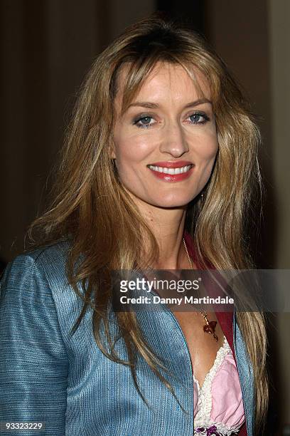 Natascha McElhone attends the London Evening Standard Theatre Awards at The Royal Opera House on November 23, 2009 in London, England.