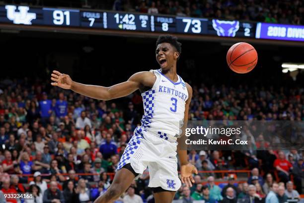 Hamidou Diallo of the Kentucky Wildcats dunks the ball during the second half against the Buffalo Bulls in the second round of the 2018 NCAA Men's...