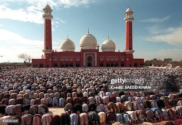 Pakistan Muslam Muslim Khan Photos and Premium High Res Pictures - Getty Images