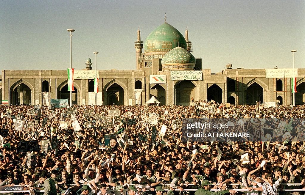 Thousands of Iranians from Mashhad welco