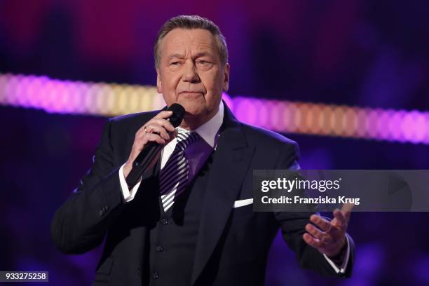 Roland Kaiser performs during the TV show 'Heimlich! Die grosse Schlager-Ueberraschung' on March 17, 2018 in Munich, Germany.