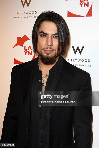 Guitarist Dave Navarro of Jane's Addiction arrives at the Los Angeles Youth Network benefit concerts at Avalon on November 22, 2009 in Hollywood,...