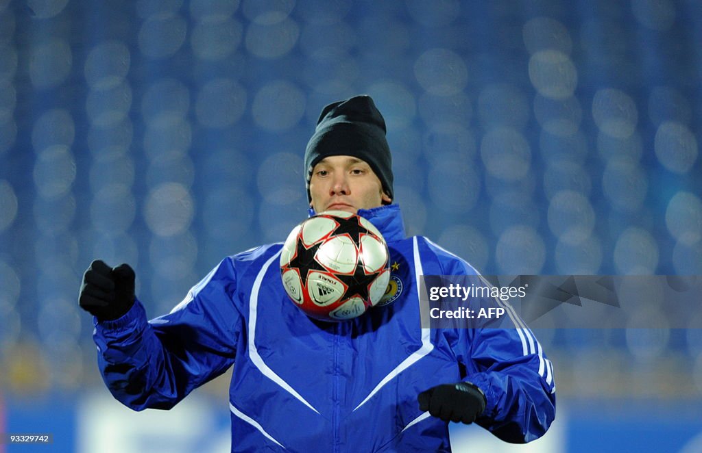 Andriy Shevchenko of Dinamo Kiev takes p
