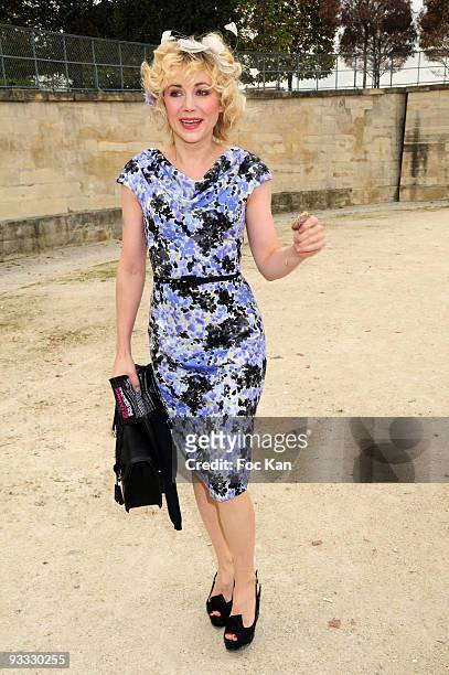 Actress Julie Depardieu attends the Christian Dior - Paris Fashion Week Spring/Summer 2010 - Arrivals at the Jardin des Tuileries on October 2, 2009...