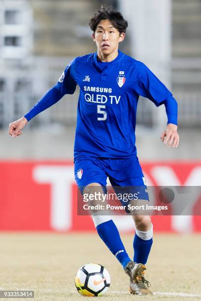 Jo Sung-Jin of Suwon Samsung Bluewings in action during the AFC Champions League 2018 Group H match between Suwon Samsung Bluewings and Kashima...