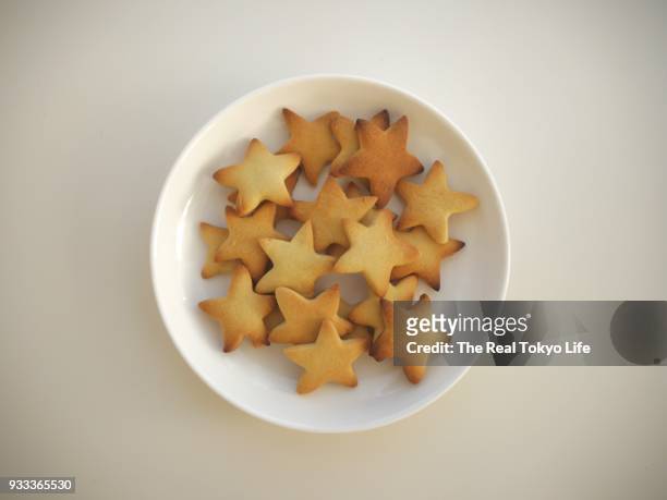star_cookie_p1600099.jpg - burnt cookies stock-fotos und bilder