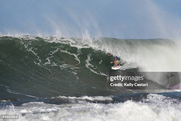 Joel Parkison of Australia advanced through to the Quarter Finals of the REEF Hawaiian Pro on November 23, 2009 in Haleiwa, Hawaii.