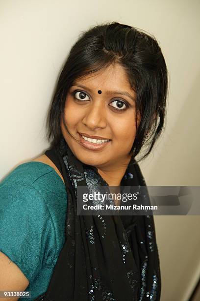 smiling girl - mizanur rahman stock pictures, royalty-free photos & images