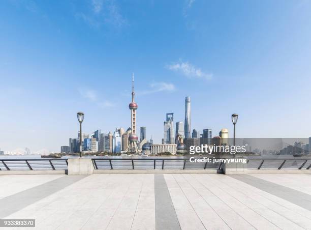 shanghai skyline - the bund foto e immagini stock