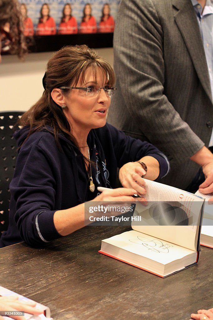 Sarah Palin Promotes "Going Rogue: An American Life" In Alabama