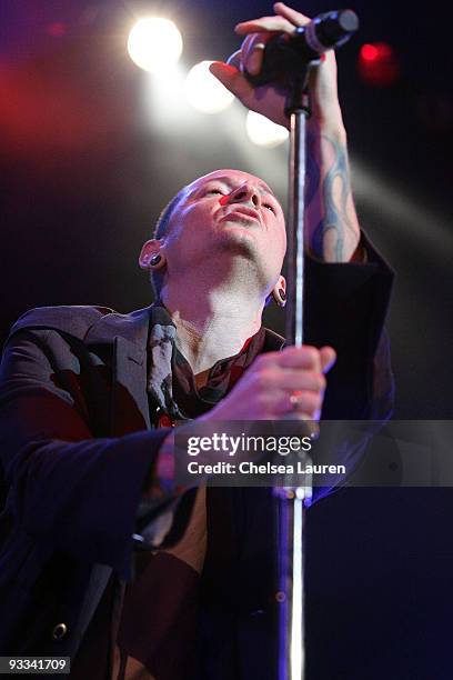 Singer Chester Bennington of Linkin Park performs at the Los Angeles Youth Network benefit rock concert at Avalon on November 22, 2009 in Hollywood,...